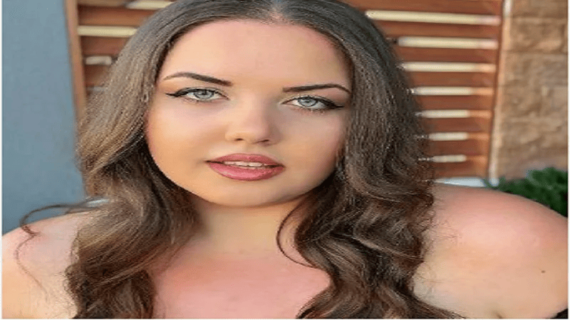 Kayla Manousselis Age and Life Journey: A Detailed Look